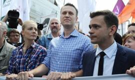 Prokurorai Aleksejui Navalnui prašo skirti šešeris metus kalėjimo