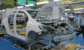 &quot;General Motors&quot;, &quot;Suzuki&quot; ir &quot;Toyota&quot; uždarė savo gamyklas Egipte