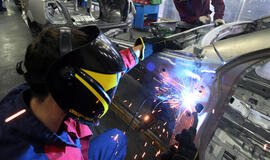 PAR automobilių gamybos sektoriuje prasidėjo streikai dėl darbo užmokesčio