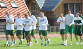 Pirmąsias rungtynes praleis Linas Kleiza, Jonas Valančiūnas ir Mantas Kalnietis