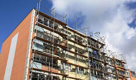 Aplinkos ministerija žada griežtai kontroliuoti renovacijos darbų kokybę