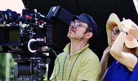 Filmo "Sangailė" kamerai ryškiai sutvisko naktiniai Elektrėnų žiburiai