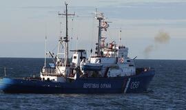 "Greenpeace" paragino Rusiją paleisti laivą su 30 aktyvistų