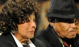 Maiklo Džeksono šeima iš koncertų organizatorių nori prisiteisti 290 mln. dolerių