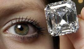 Niujorko "Sotheby" aukcione parduodamas rekordinio dydžio deimantas