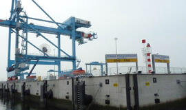 Statydami uostą olandai jaukinasi visuomenę