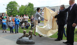Bronziniam katinui - Gargžduko vardas