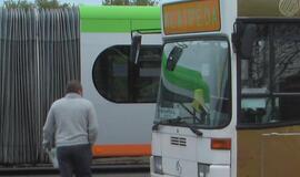 Po savo vestuvių puotos - girtas į darbą