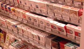 Rajonų parduotuves plėšia cigarečių vagys