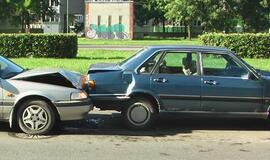 Šilutės plente - "Mazdos" smūgis į "Audi" galą