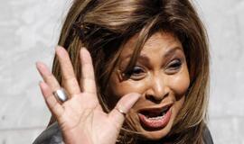 Dainininkė Tina Turner atsisako JAV pilietybės