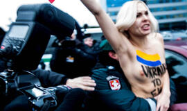 Paskui V. Janukovyčių į Vilnių atvyko "Femen" aktyvistės