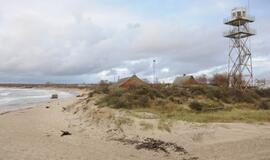 Baltijos jūra graužia Melnragės krantus