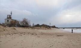 Baltijos jūra graužia Melnragės krantus