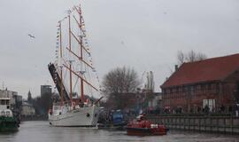 Burlaivio "Meridianas" sugrįžimas