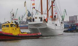 Burlaivio "Meridianas" sugrįžimas