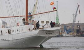 Burlaivio "Meridianas" sugrįžimas