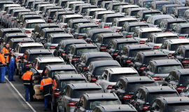 Atsigaunantis automobilių pardavimas rodo kylančią euro zonos ekonomiką