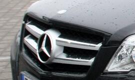 "Mercedes" apsivertė ir sužalojo pėsčiąją