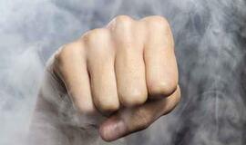 Naktis Klaipėdoje: sumušė ir atėmė piniginę