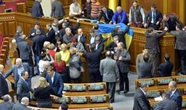 Opozicija blokavo Ukrainos parlamento darbą