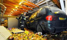 Po skrydžio į sieną atsisveikins su darbu