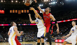 &quot;Raptors&quot; išvaistė 27 taškų pranašumą ir nusileido &quot;Warriors&quot;