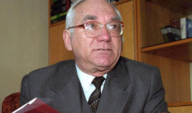 "Visuotinė lietuvių enciklopedija": būti ar nebūti?