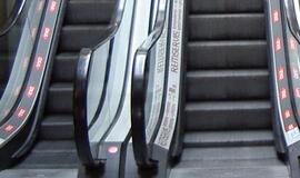 Kanadoje moterį pražudė į eskalatorių įtrauktas šalikas