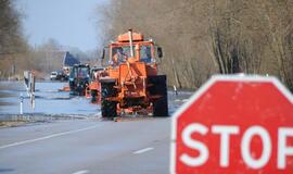 Kelyje į Rusnę - jau 9 centimetrai vandens