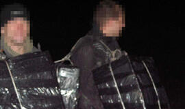 Kontrabandininkai rūkalus į Lietuvą tempė upeliu