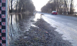 Potvynis pamaryje: kelyje į Rusnę – 5 cm vandens