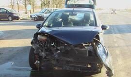 Skaisti žiemos saulė apakino "Fiestos" vairuotoją