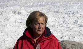 Slidinėdama Šveicarijoje susižeidė Angela Merkel