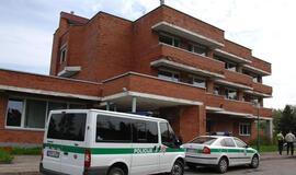 Statybininkai privertė laukti policiją