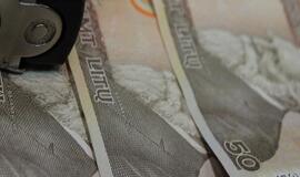 Girtas jaunuolis pasiūlė 150 litų kyšį