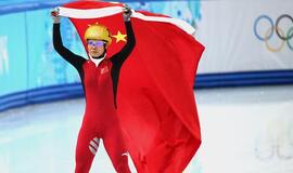 Olimpiados auksas - griūties išvengusiai Kinijos čiuožėjai