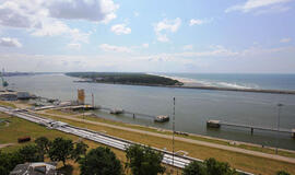 Perspektyvos: ir išorinis uostas, ir nauja teritorija mariose