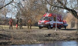 Ugniagesiai vaidina skęstančiuosius