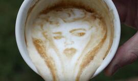 Kavos puodelyje - Madonos portretas