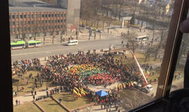 Klaipėdiečiai šoko meilės Lietuvai šokį