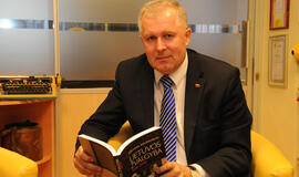 Knyga apie žvalgybos ypatumus