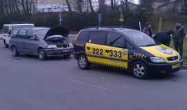 Prie senojo turgaus žiedo nukentėjo taksistas