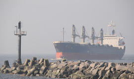 Uostas ruošiasi priimti laivus dujovežius