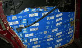 Kybartų kelio poste sulaikyta ir slėptuvėse gabentų, ir bešeimininkių rūkalų