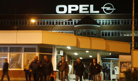 Paštininkai ketina įsigyti dalį "Opel" gamyklos