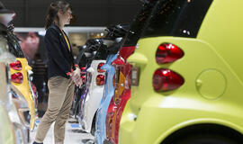 SMMT: naujų automobilių pardavimai kovą buvo geriausi per dešimtį metų