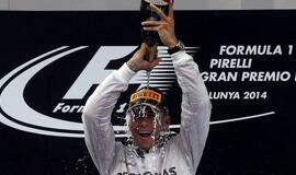 Luisas Hamiltonas "Formulės-1" čempionate šventė ketvirtąją pergalę iš eilės ir tapo lyderiu