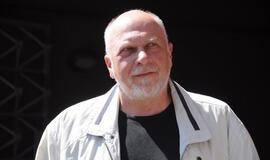 Atidengtas bareljefas Saliui Šemeriui atminti