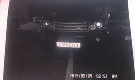 Visureigiu įvažiavo į jūrą ir užklimpo